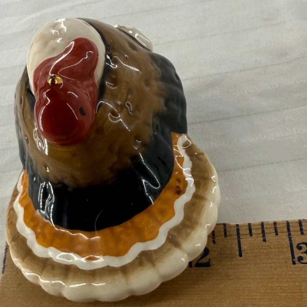 Nora‎ Fleming Turkey Thanksgiving Initials Signed Embossed Retired Plate Charm